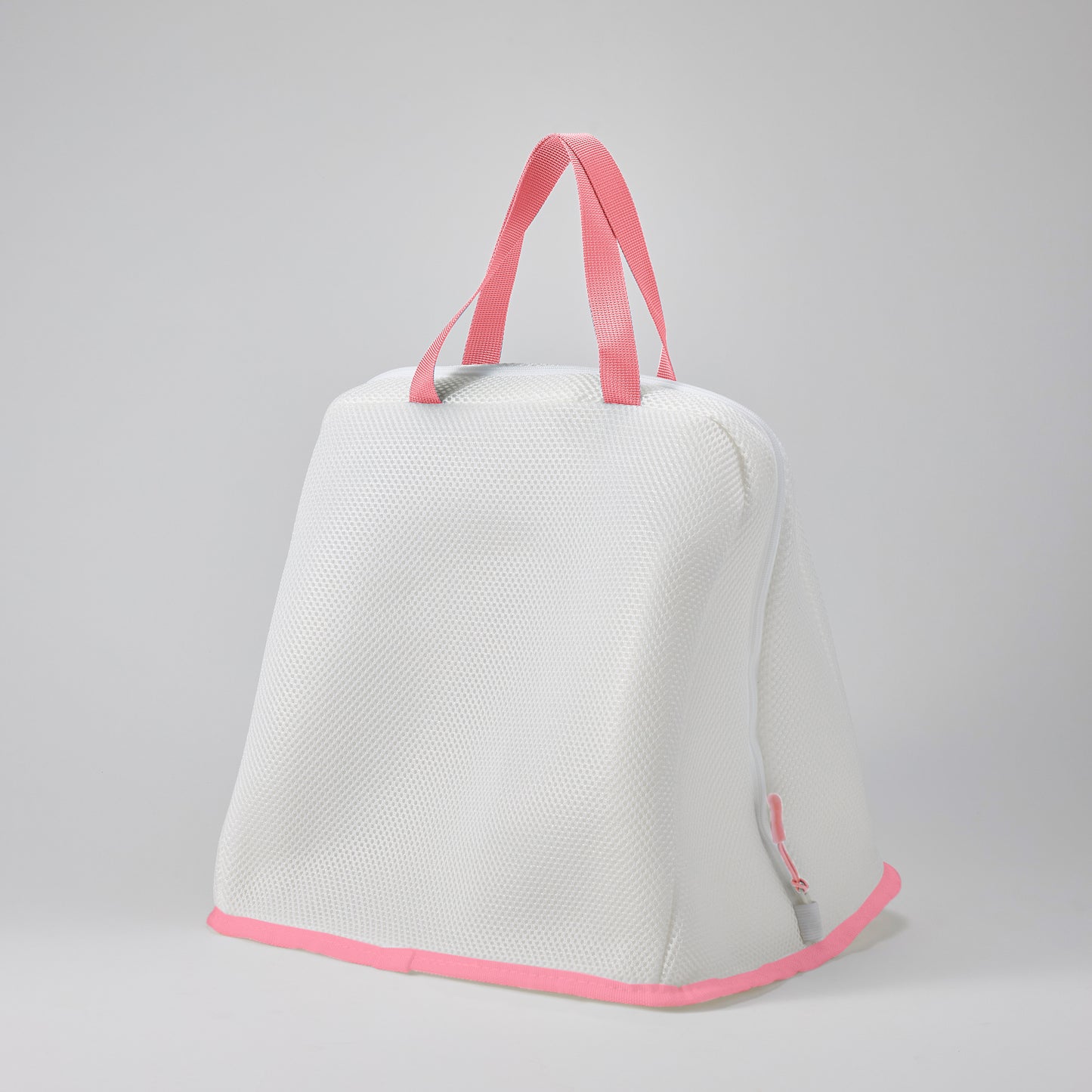 自立する、丸ごと洗えるランドリーバッグ