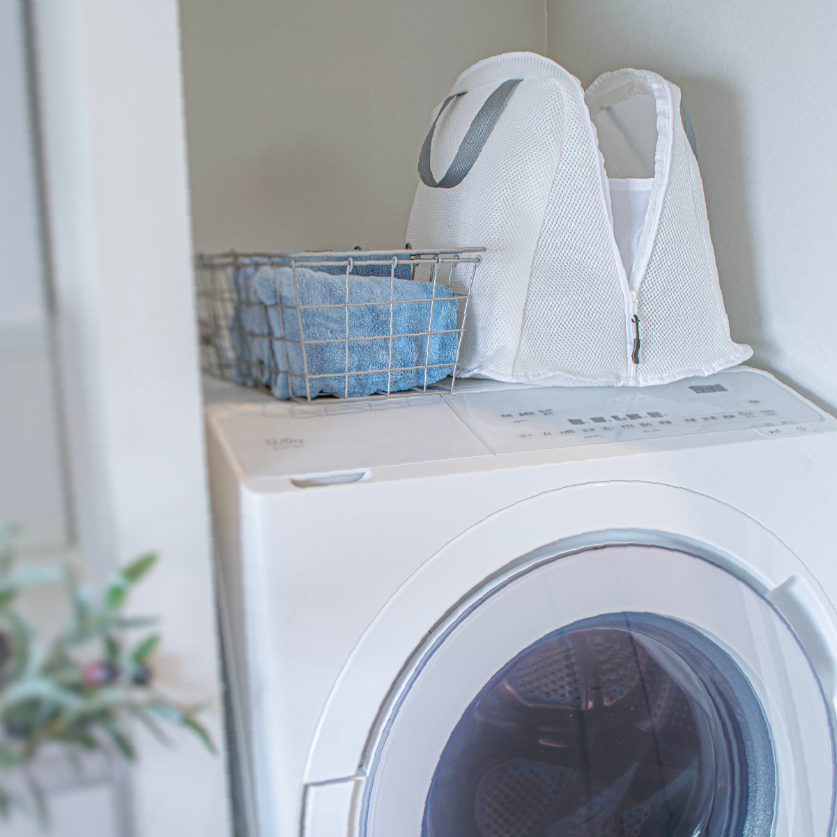 自立する、丸ごと洗えるランドリーバッグ｜carewill