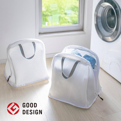 自立する、丸ごと洗えるランドリーバッグ