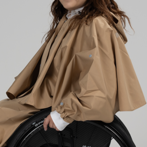 サンプル寄付《車椅子利用者用レインウェア》ジャケット＋ひざ掛け